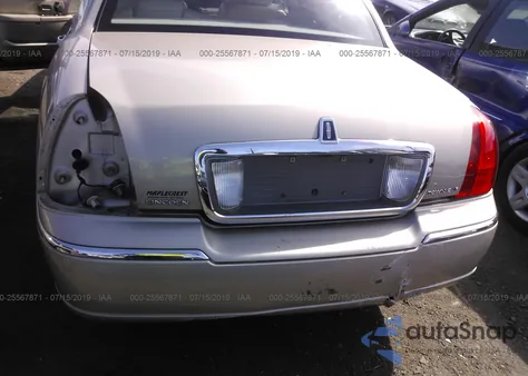 2008 Lincoln Town Car Signature L from USA, damaged, VIN 2LNHM85W78X634112